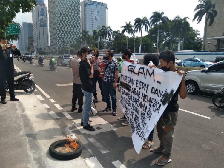 PT Binanga Hartama Raya Diduga Melakukan Penambangan Ilegal, GLAM Berunjukrasa di Kementerian ESDM