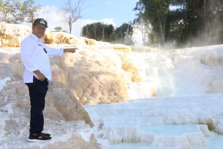 Di Objek Wisata Air Panas Tinggi Raja. Bupati Simalungun: “Kita akan benahi objek wisata ini”